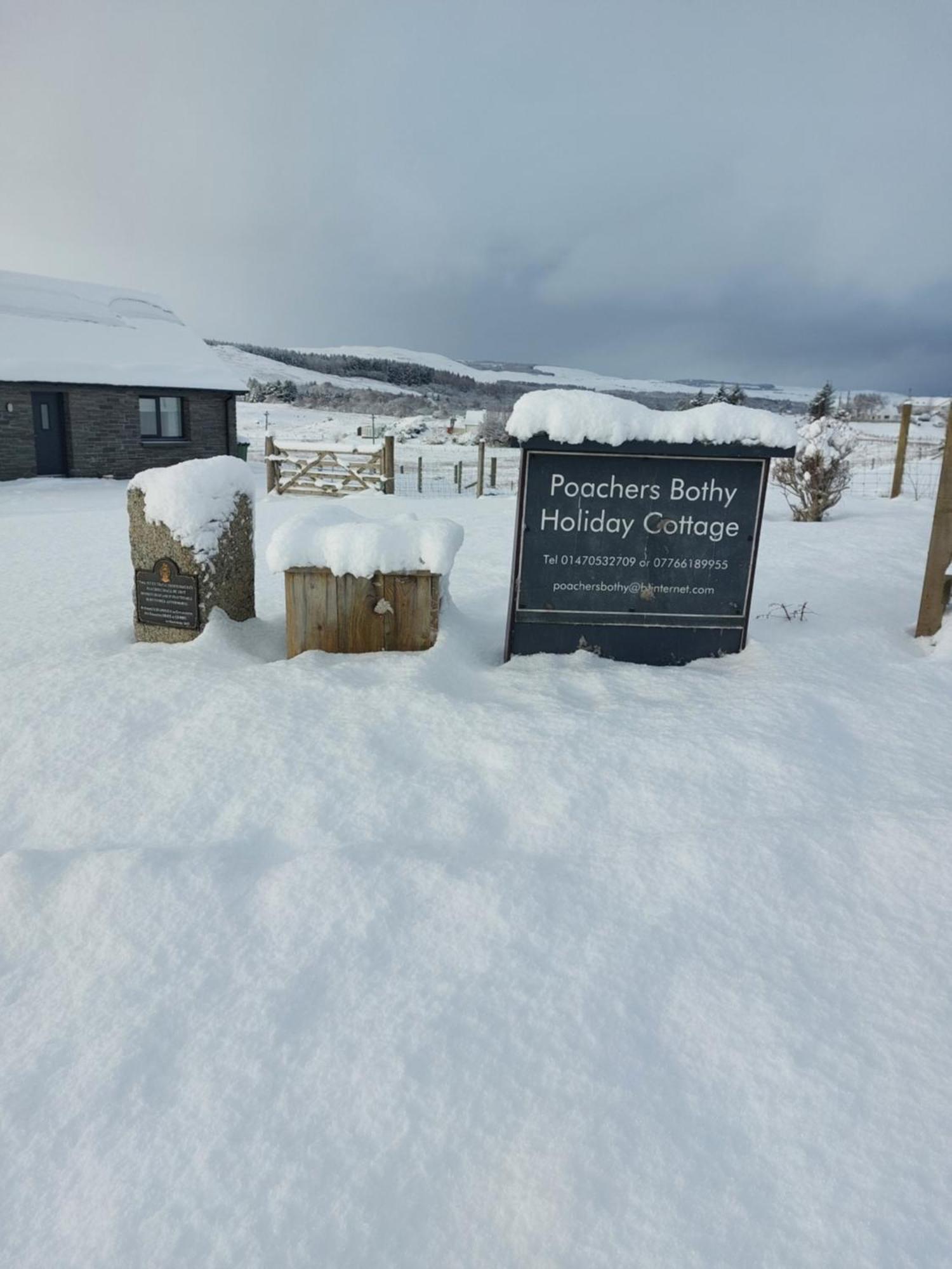 Вілла Poachers Bothy Skeabost Екстер'єр фото